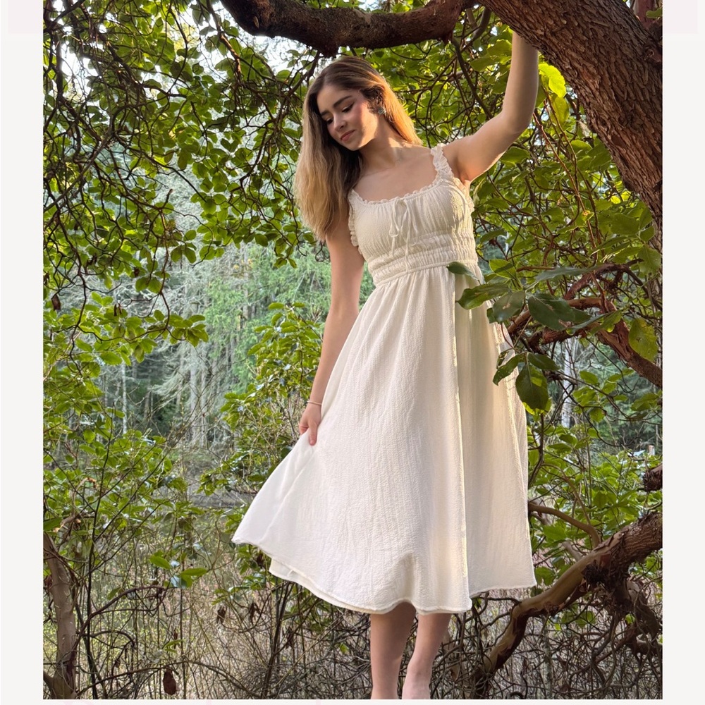 Elegant White Cottagecore Sleeveless Dress